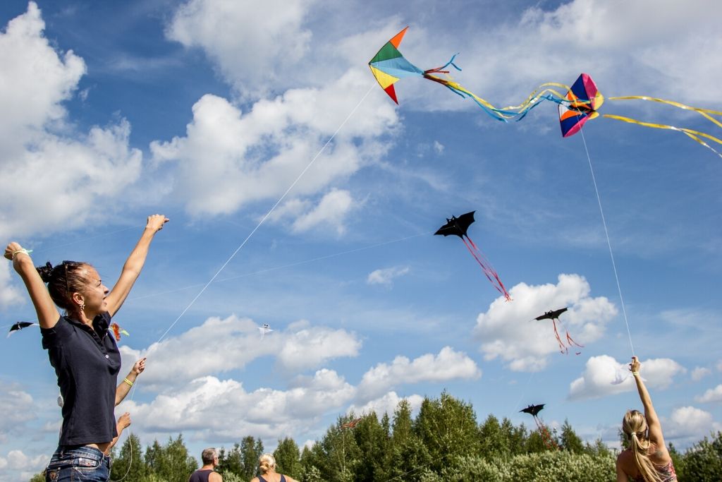 Fly a Kite Together - Miami Dating Ideas
