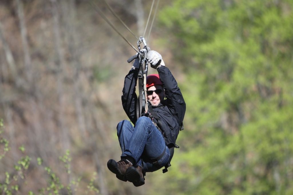 Try Ziplining on a Date in Virginia Beach